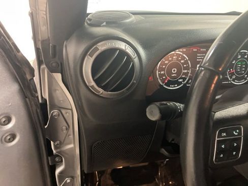 Used 2018 Jeep Wrangler Unlimited Sport S image 15