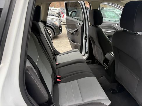 Used 2015 Ford Escape SE image 17