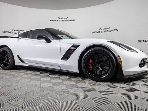 Used 2016 Chevrolet Corvette Z06 w/ Z07 Performance Package RWD image 2