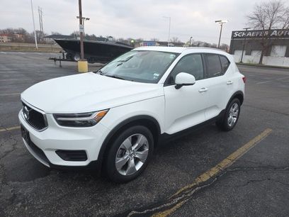 Used 2020 Volvo XC40 T5 Momentum