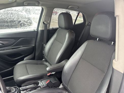 Used 2022 Buick Encore Preferred w/ Safety Package image 17