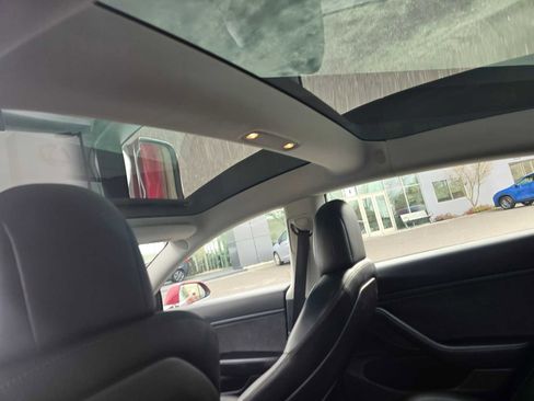 Used 2019 Tesla Model 3 Standard Range image 21