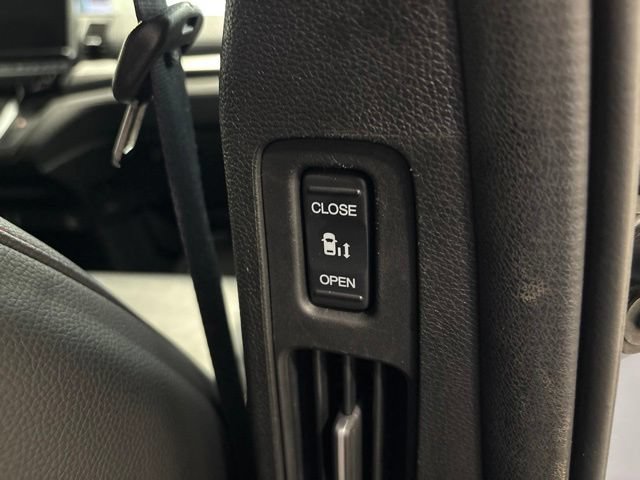 Used 2025 Honda Odyssey Sport-L image 41