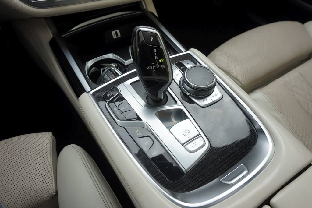 Used 2016 BMW 750i xDrive AWD/4WD image 50