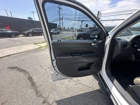 Used 2016 Jeep Compass 75th Anniversary w/ Power Value Group image 17