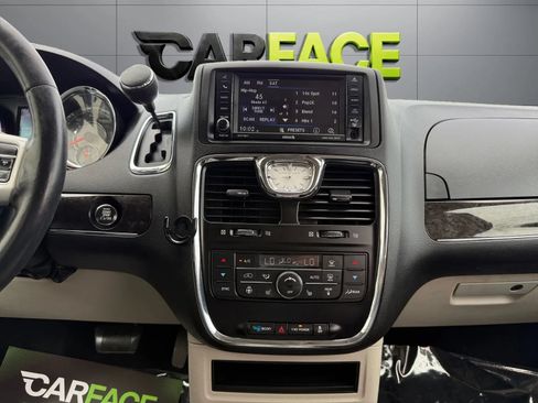 Used 2016 Chrysler Town & Country Touring-L w/ Driver Convenience Group FWD image 25