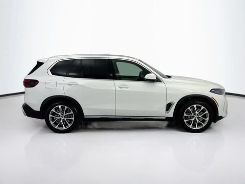 Used 2026 BMW X5 xDrive50e w/ Climate Comfort Package AWD/4WD image 4