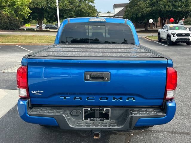 Used 2017 Toyota Tacoma TRD Sport w/ Tow Package (A/T) AWD/4WD image 4