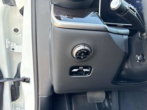 Used 2025 Mercedes-Benz GLC 300 image 32