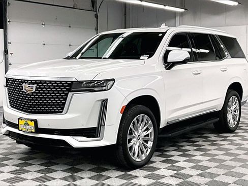 Used 2023 Cadillac Escalade Premium Luxury image 10