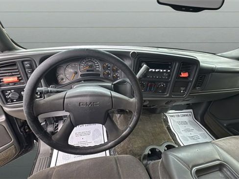 Used 2004 GMC Sierra 2500 SLE w/ Heavy-Duty Power Package image 11