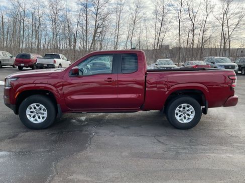 Used 2024 Nissan Frontier SV image 8