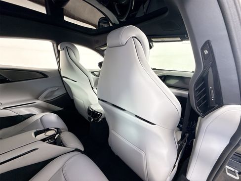 Certified 2025 Ferrari Purosangue image 23