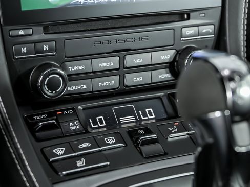 Used 2022 Porsche 718 Cayman GT4 image 33