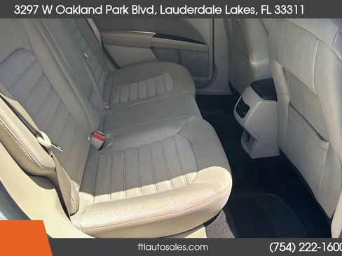 Used 2019 Ford Fusion SE FWD image 31