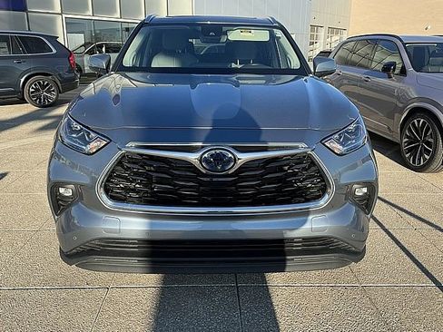 Used 2023 Toyota Highlander Limited image 12