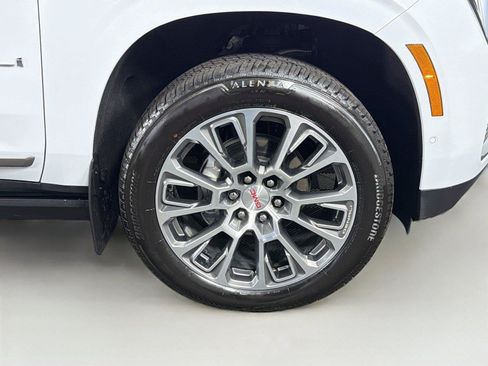 Used 2026 GMC Yukon XL Denali w/ Denali Reserve Package AWD/4WD image 37