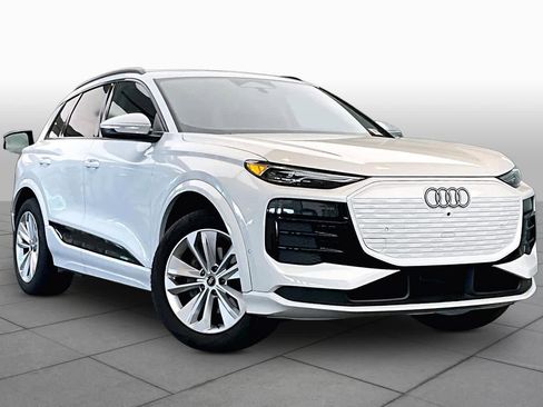 Used 2025 Audi Q6 e-tron Premium w/ Convenience Package RWD image 2