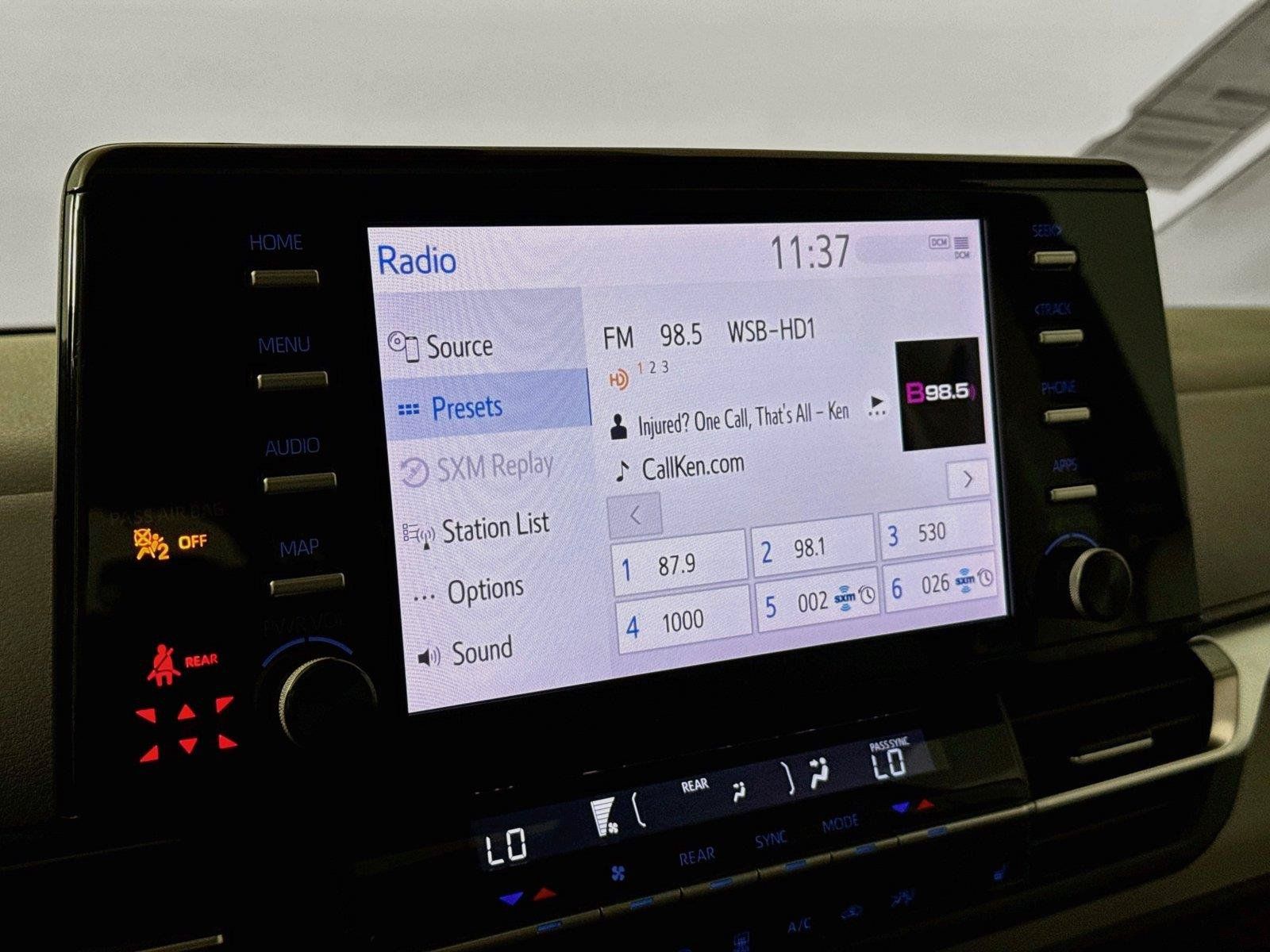Certified 2024 Toyota Sienna XLE FWD image 24
