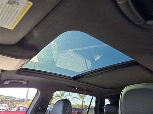 Used 2021 Volkswagen Tiguan SE R-Line image 10