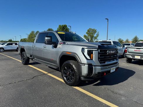 Used 2025 GMC Sierra 3500 AT4 w/ AT4 Premium Plus Package AWD/4WD image 2