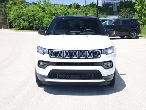 Used 2025 Jeep Compass Limited AWD/4WD image 2