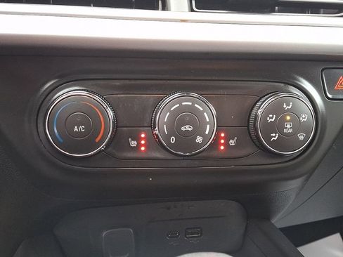 Certified 2024 Chevrolet Trax RS image 16