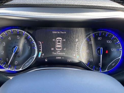 Used 2025 Chrysler Pacifica Limited FWD image 28
