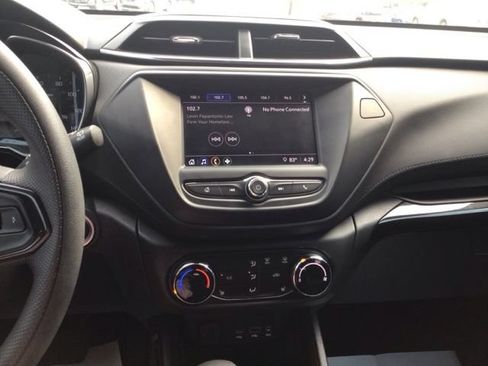 Used 2022 Chevrolet TrailBlazer LT FWD image 9
