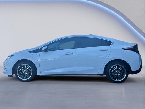 Used 2017 Chevrolet Volt Premier w/ Driver Confidence II Package FWD image 3