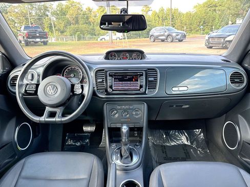 Used 2013 Volkswagen Beetle 2.0T FWD image 2