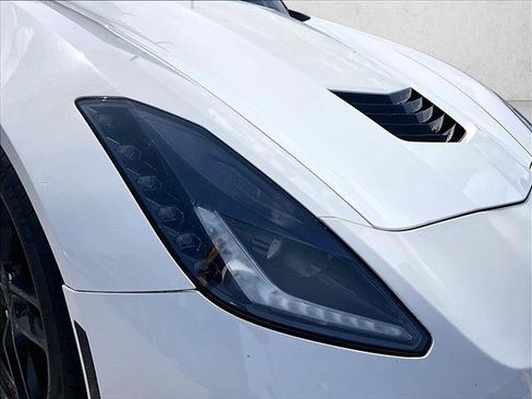 Used 2018 Chevrolet Corvette Stingray Coupe w/ Carbon Flash Badge Package RWD image 28