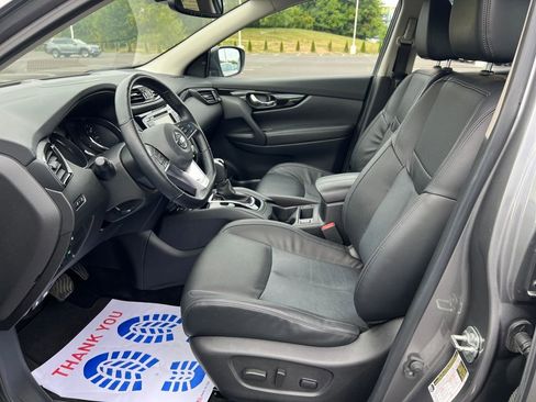 Used 2022 Nissan Rogue Sport SL w/ Premium Package image 9