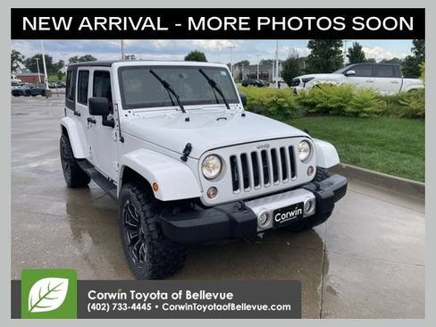 Used 2018 Jeep Wrangler Unlimited Sahara w/ Connectivity Group AWD/4WD image 1