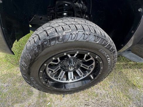 Used 2010 Chevrolet Avalanche LT w/ Suspension Package, Off-Road image 25
