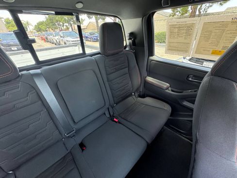 Used 2026 Nissan Frontier PRO-4X AWD/4WD image 38