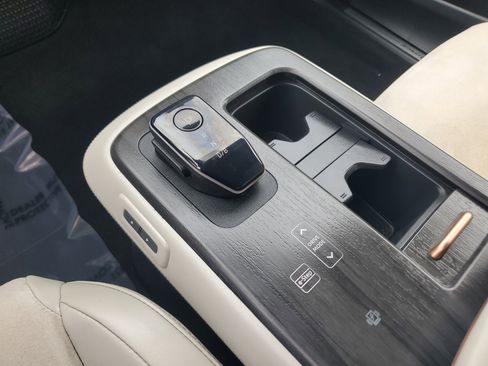 Used 2025 Nissan Ariya AWD image 24