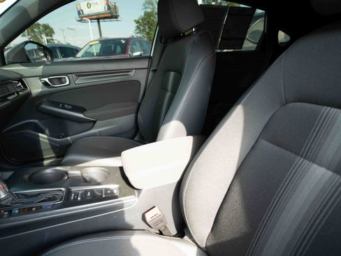 Used 2025 Honda Civic Sport image 10