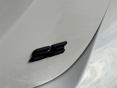 Used 2024 Toyota Camry SE image 29