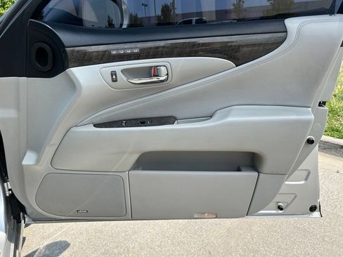 Used 2010 Lexus LS 460 AWD image 30