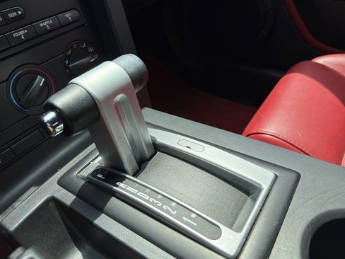 Used 2006 Ford Mustang Convertible RWD image 19