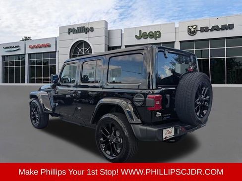 Certified 2025 Jeep Wrangler Unlimited Sahara w/ Safety Group AWD/4WD image 5