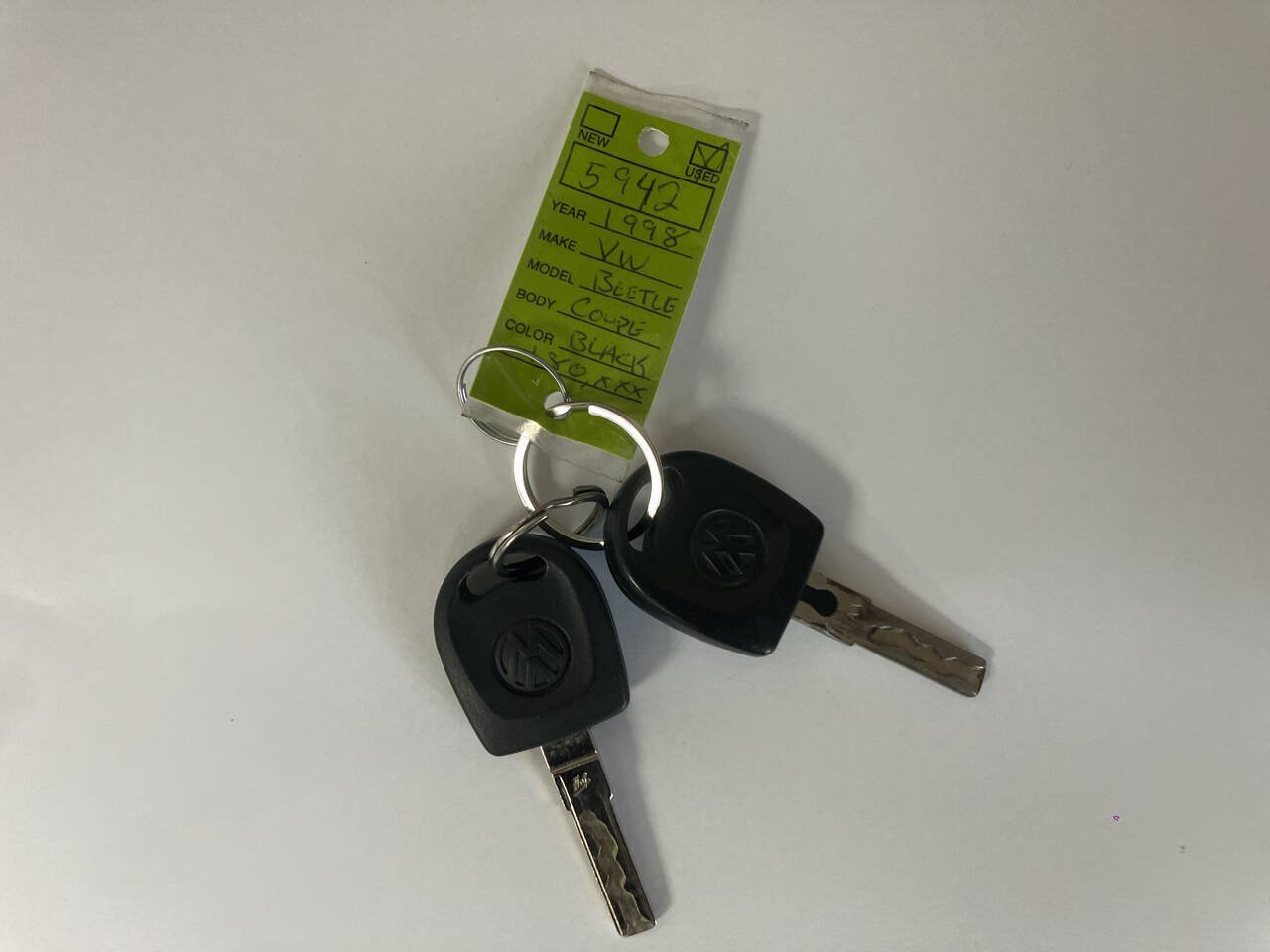 Used 1998 Volkswagen Beetle Coupe FWD image 32