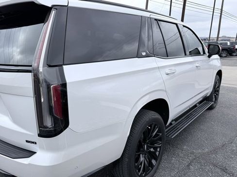 Used 2024 Cadillac Escalade Sport Platinum w/ LPO, ONYX Package image 19