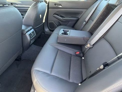 Used 2025 Nissan Altima 2.5 SL image 16