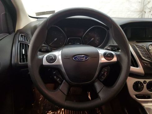 Used 2013 Ford Focus SE FWD image 16