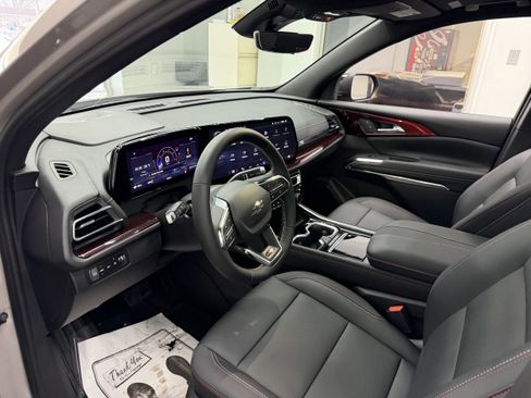 Used 2026 Chevrolet Traverse Z71 image 16