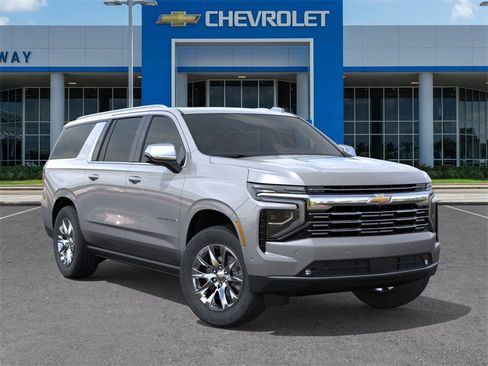 New 2026 Chevrolet Suburban Premier image 7