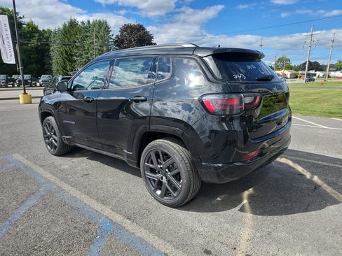 New 2025 Jeep Compass Limited w/ High Altitude Package image 5