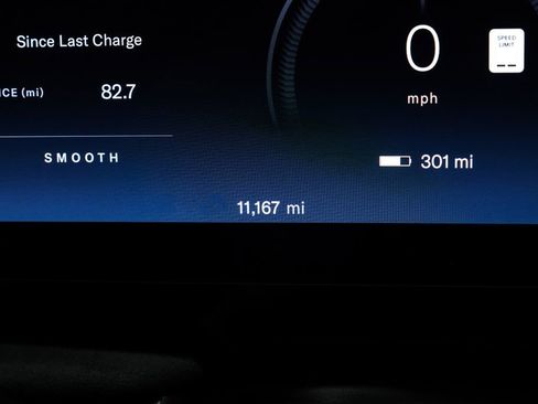 Used 2023 Lucid Air Grand Touring image 27